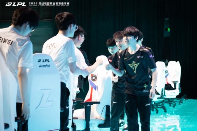 除了经济因 除了经济因